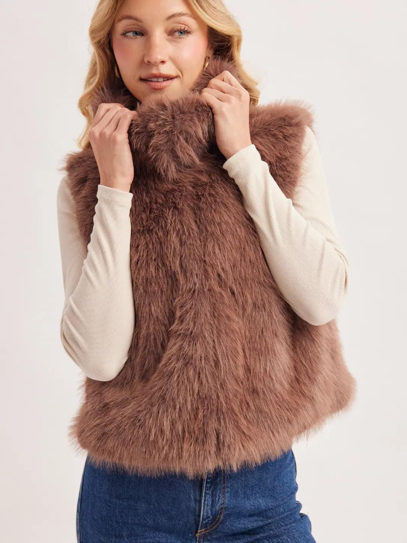BLUIVY HOOKED UP LAPEL POCKET FAUX FUR VEST | MOCHA - FRONT VIEW