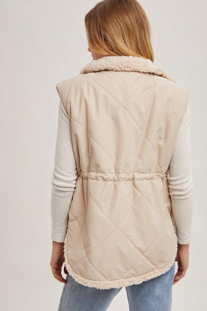 BLUIVY REVERSIBLE PUFFER AND SHERPA VEST - BACK VIEW
