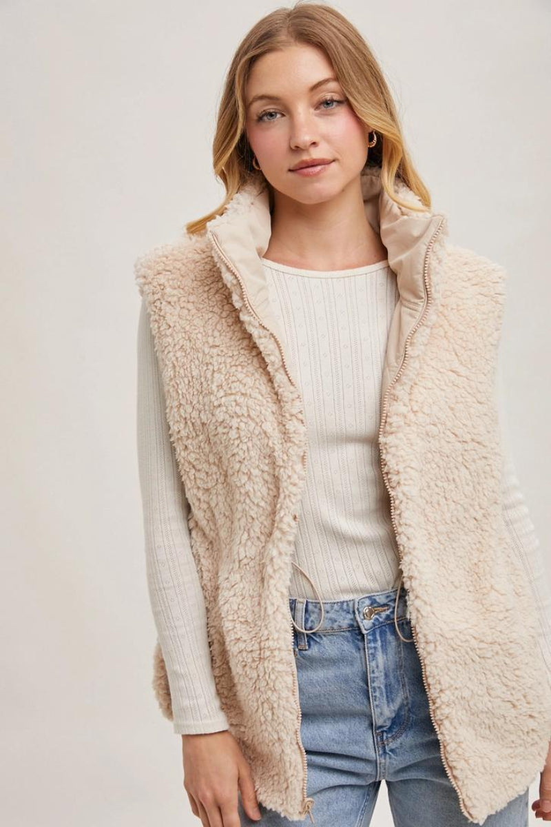 BLUIVY REVERSIBLE PUFFER AND SHERPA VEST - FRONT VIEW