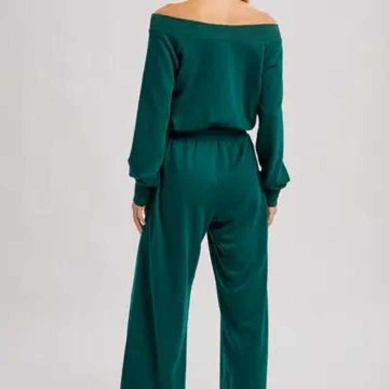 BLUIVY WIDE NECK OFF THE SHOULDER KNIT JUMPSUIT |
HUNTER GREEN - BACK VIEW