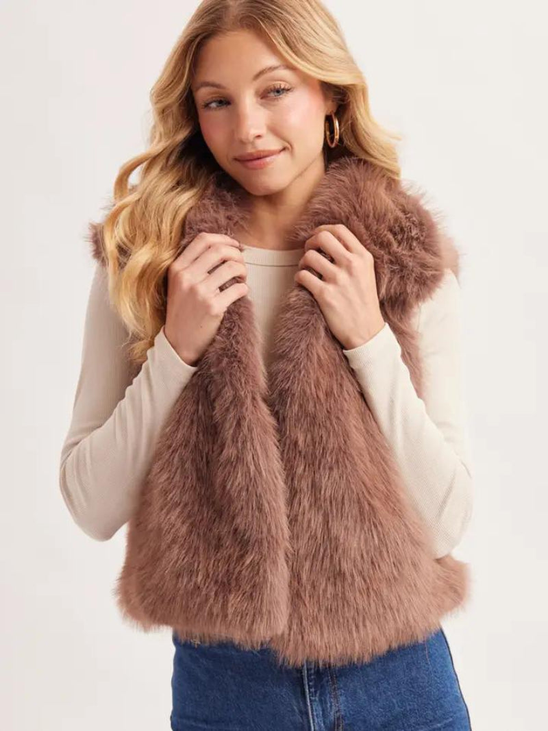 BLUIVY HOOKED UP LAPEL POCKET FAUX FUR VEST | MOCHA - FRONT VIEW