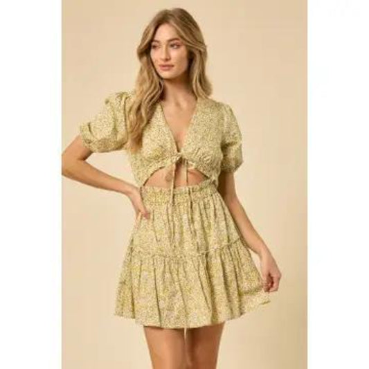 SAINTS & HEARTS YELLOW FRONT TIE CUTOUT PRINTED TIER DRESS