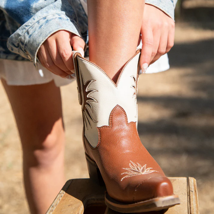 Prickly Pear Saddle Lace Boots