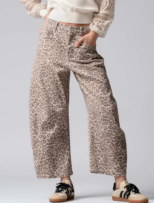 Leopard Pring Stitch Detail Barrel Jeans